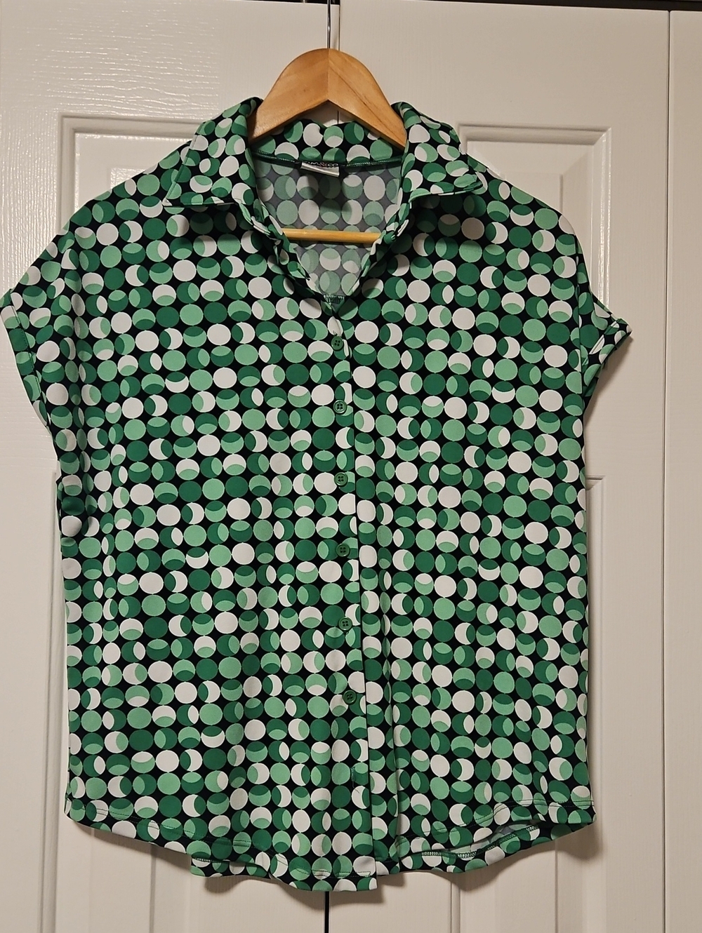 Button-Front Green Geometric Short-Sleeve Shirt